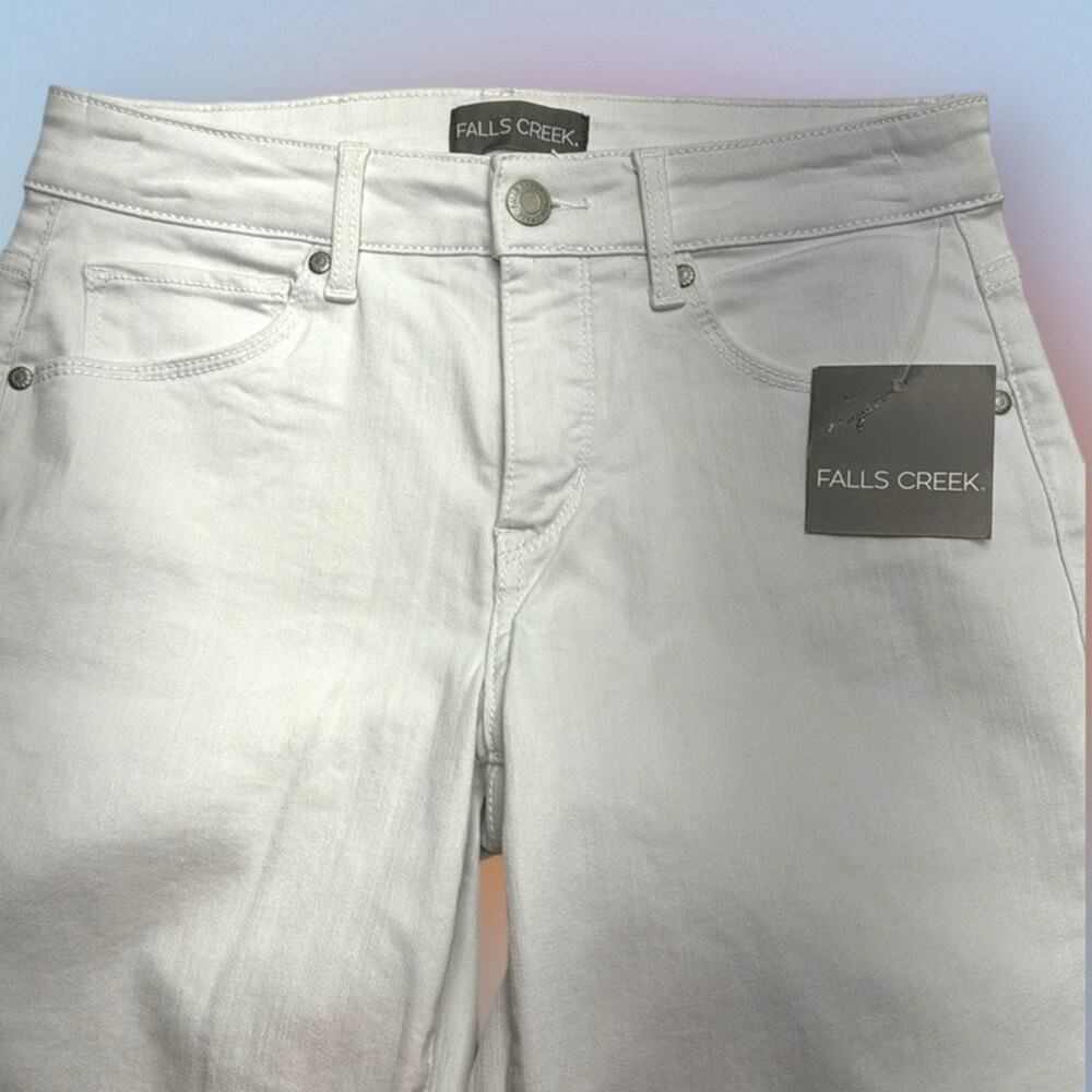 FALLS CREEK Women’s 4 White Straight Leg Crop Jeans